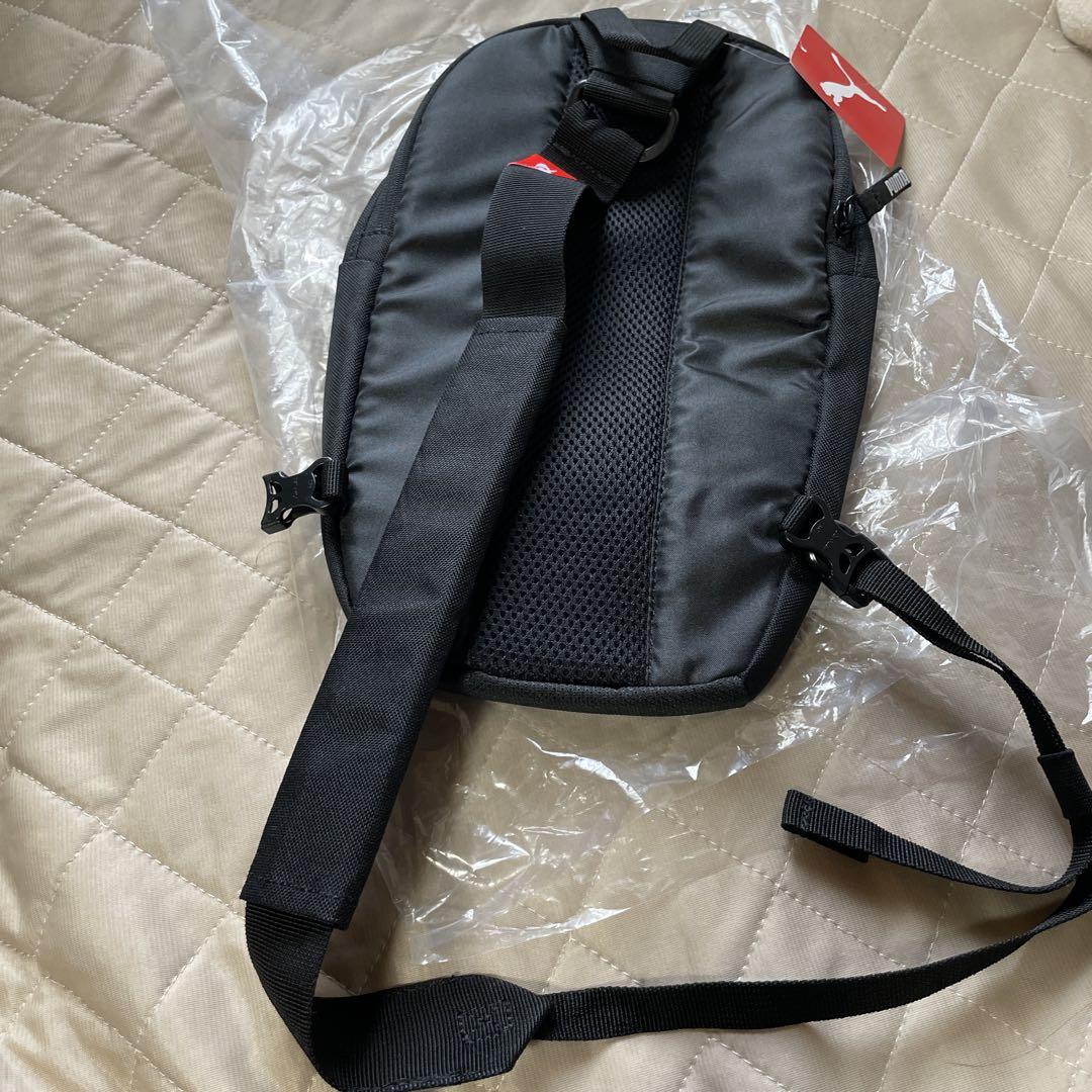 新品未使用　コンドーレーシング　プーマ　ワンショルダーバッグ　ブラック