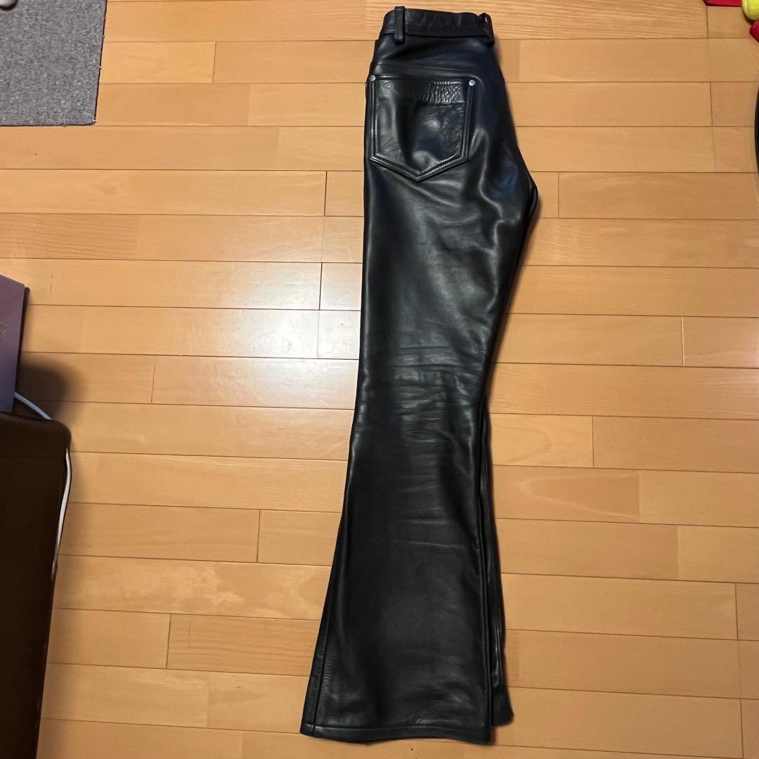 レザーパンツ