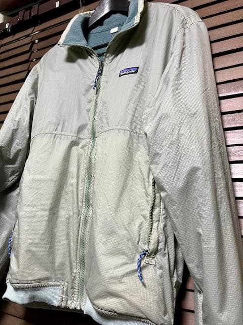 Patagoniaメンズ・リバーシブルマイクロディニジャケットMフリース Patagoniaメンズ・リバーシブルマイクロディニジャケットMフリース