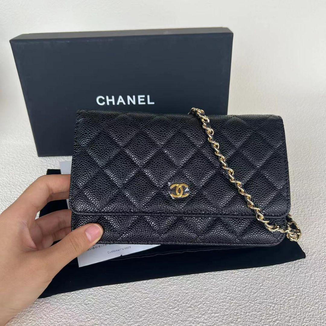 CHANEL クラシックチェーンウォレット　黒色のキャビアスキン
