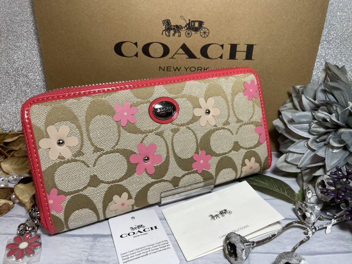 COACH/コーチ 長財布 シグネチャー 花柄 ✿ チャーム付き