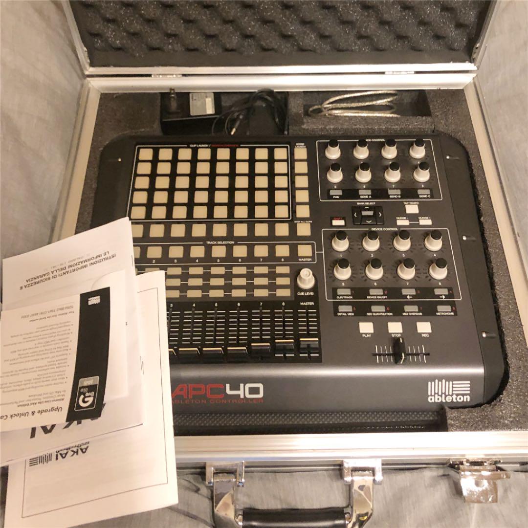 AKAI APC40 MIDIコントローラー(専用ハードケース付) Amazon | AKAI MIDIコントローラ APC40 | MIDIコントローラー