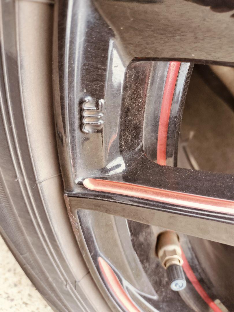 ウエッズスポーツ レオニスTE 18インチ 5穴 PCD114.3　8J+42