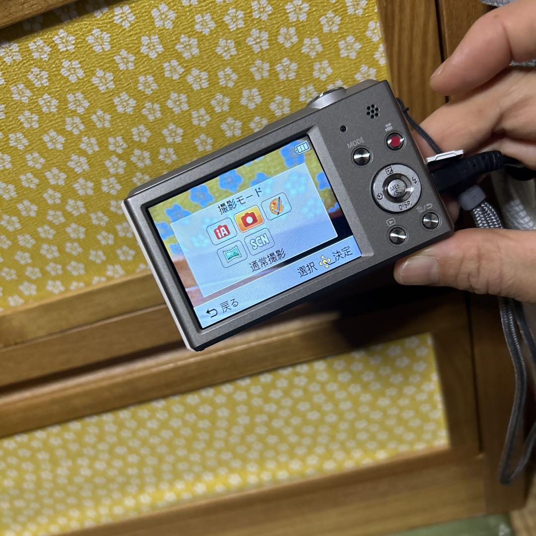 Panasonic LUMIX 10 デジタルカメラ ホワイト 動作確認済み