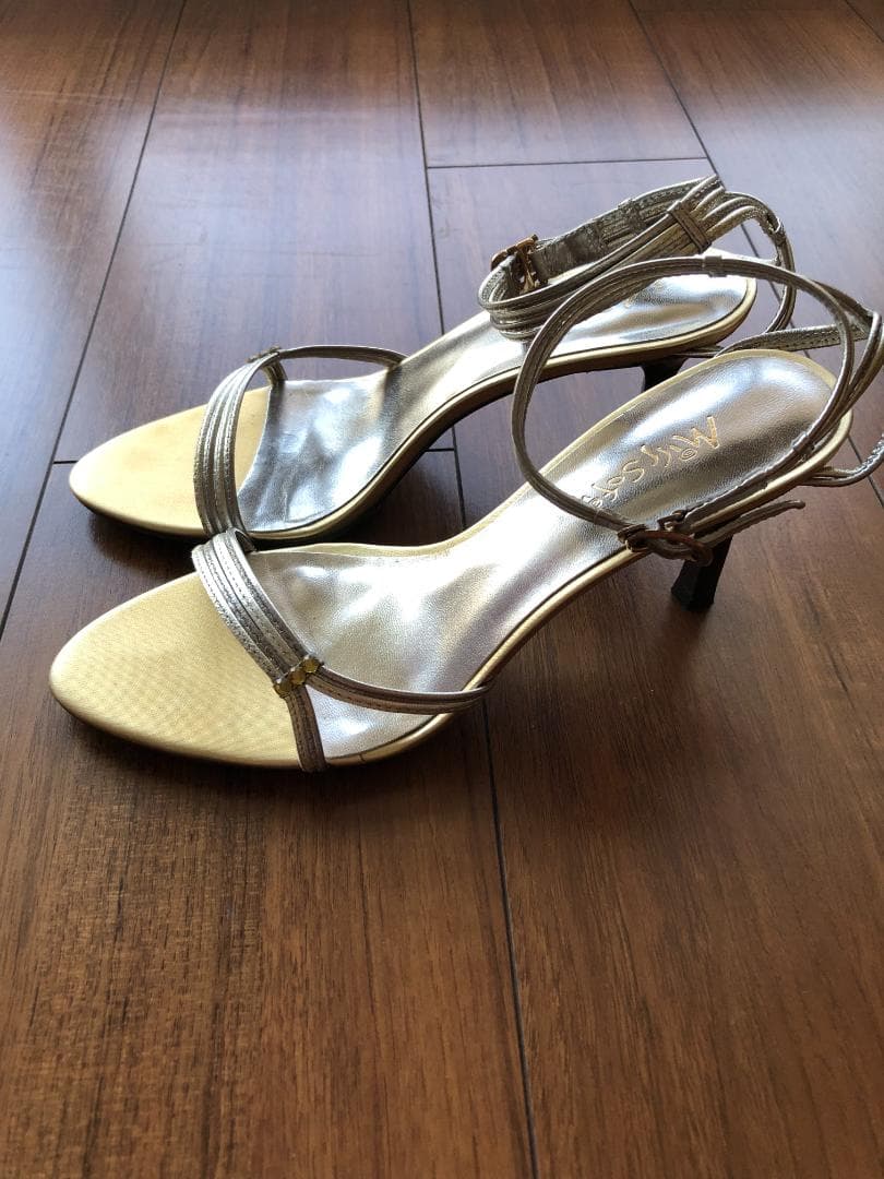 Miss Sofi　華奢ゴールドストラップサンダルヒール 35