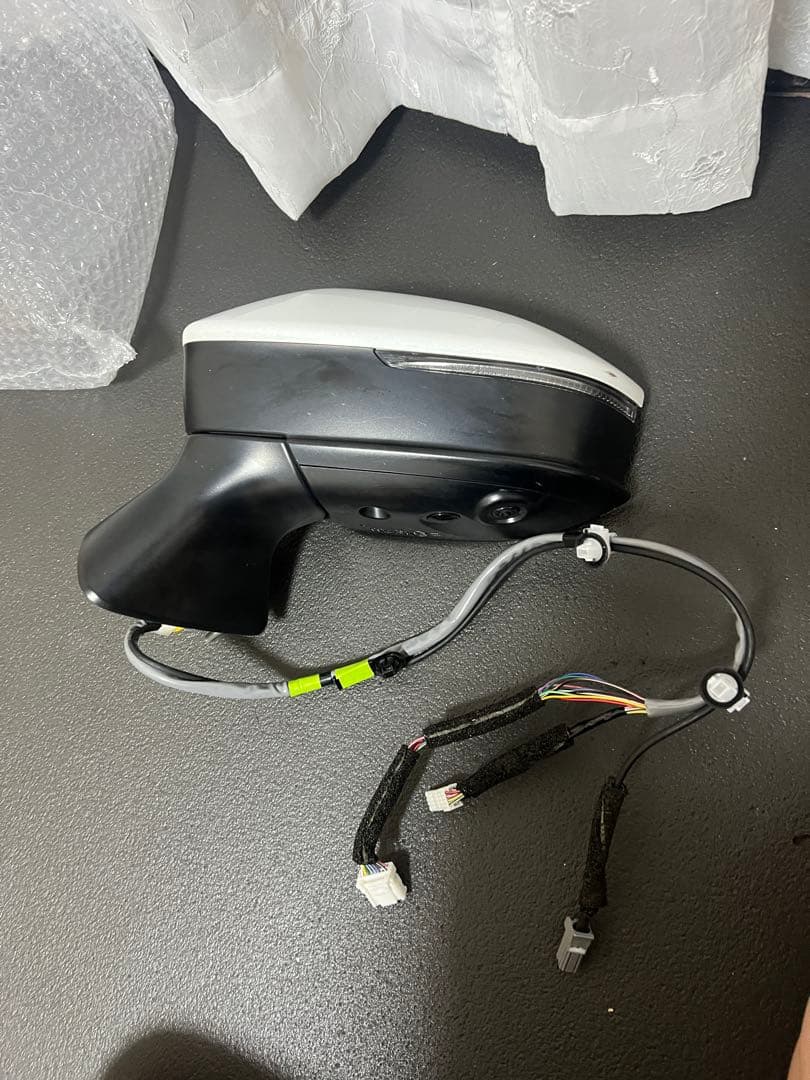 クラウンクロスオーバー左フロントミラー傷や汚れあり