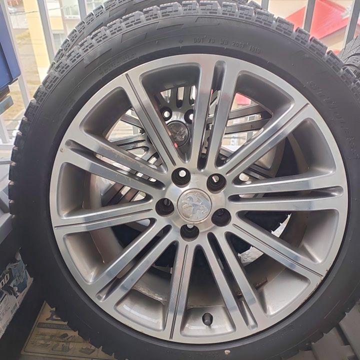 コロ太　235/45R18ホイール+スタッドレスタイヤ4本セットRCZ