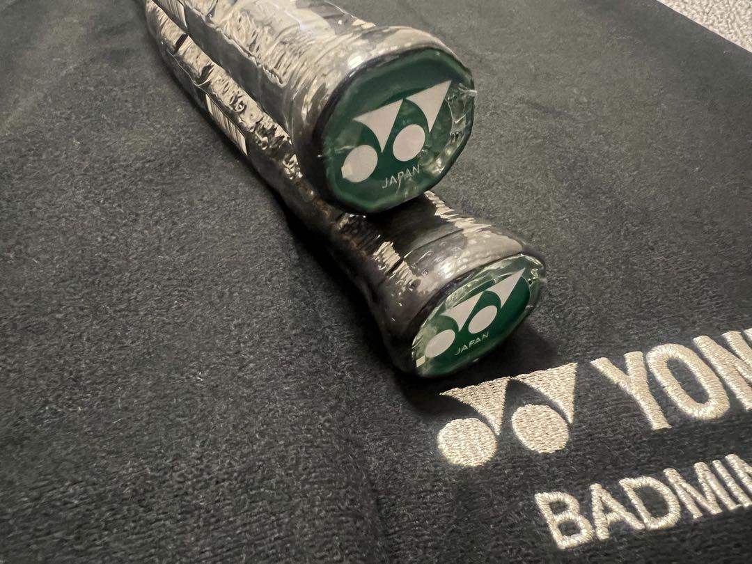 YONEX