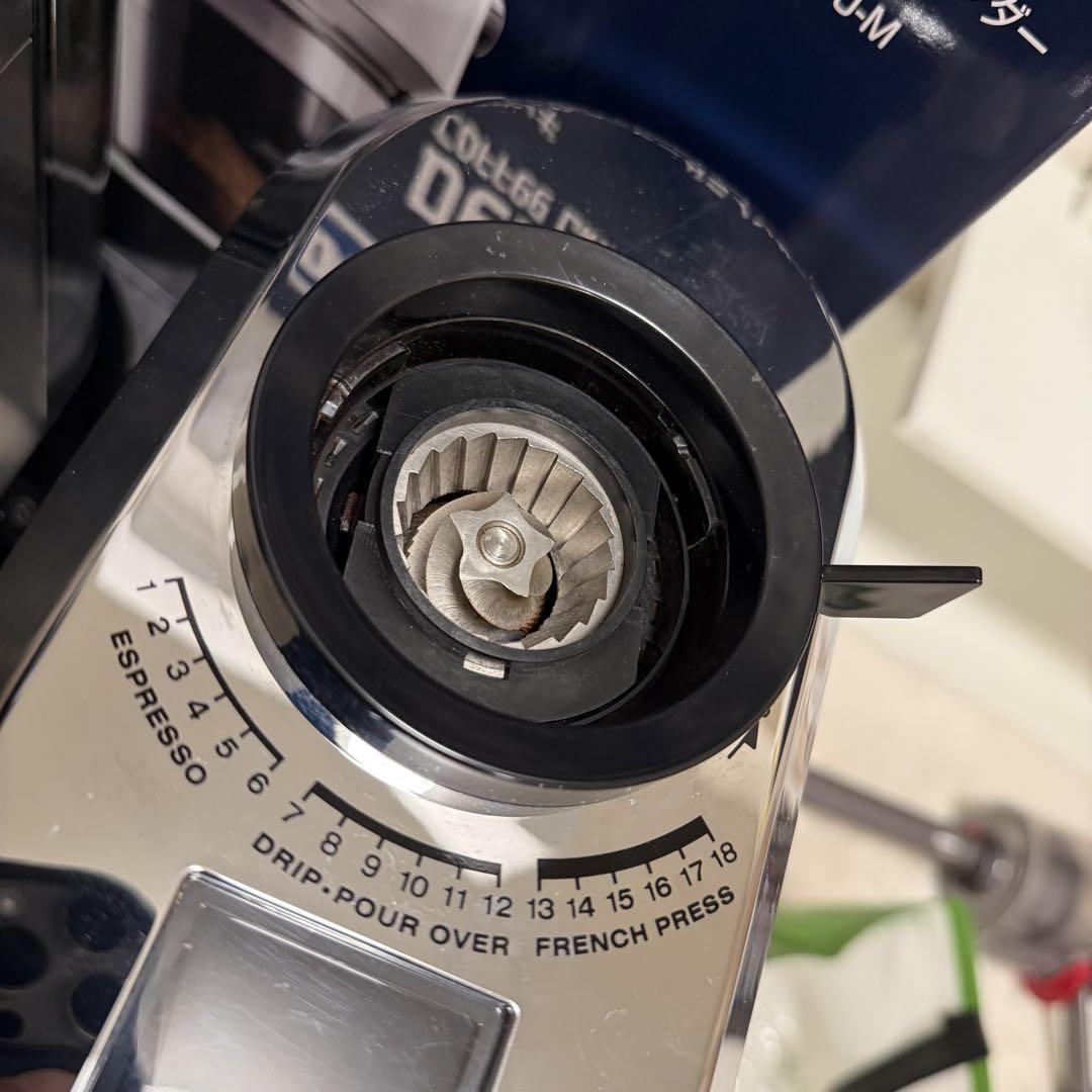 DeLonghi エスプレッソマシン コーヒーグラインダー付き