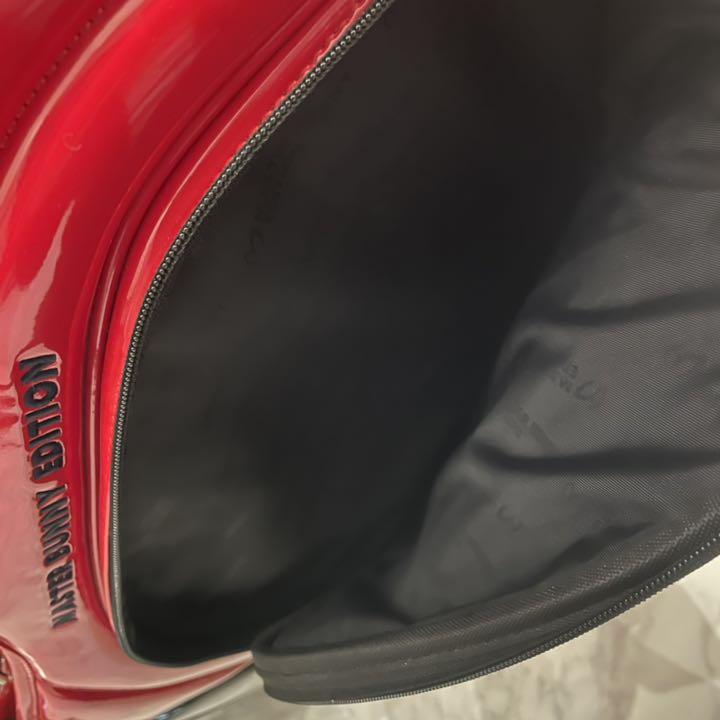 お得日本製 マスターバニーエディション キャディバッグ ゴルフバッグ 赤黒ツートン エナメル zJFsU-m10067486679 低価NEW