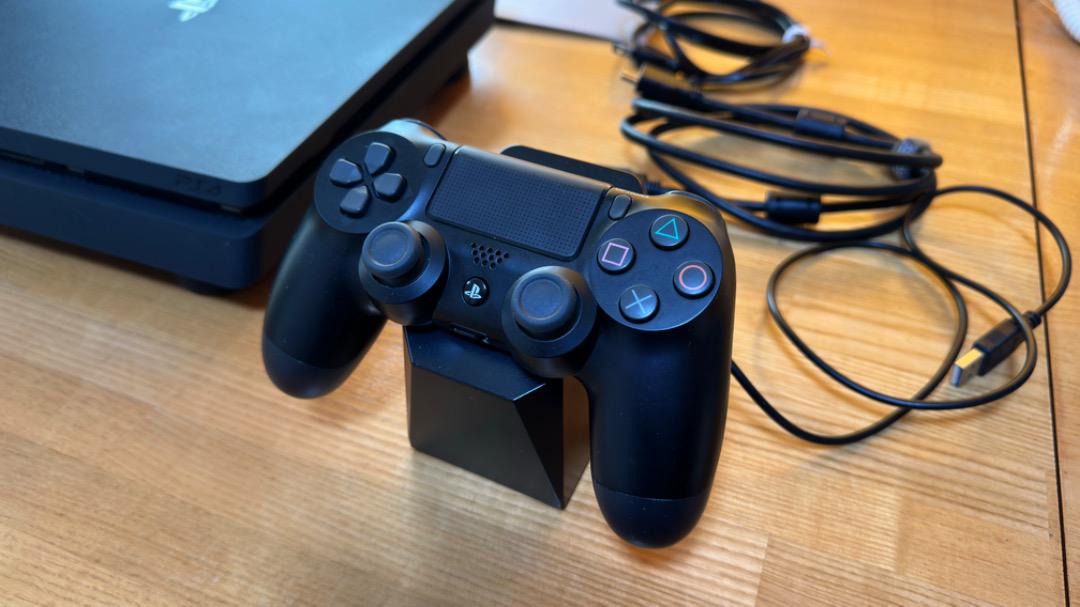 PlayStation®4 ジェット・ブラック 500GB CUH-2000AB