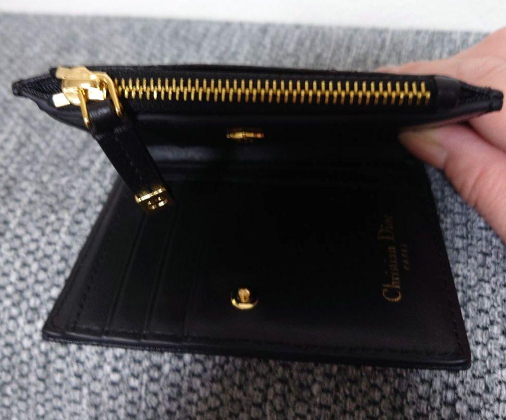 Dior ブラックレザー 二つ折り財布未使用に近い
