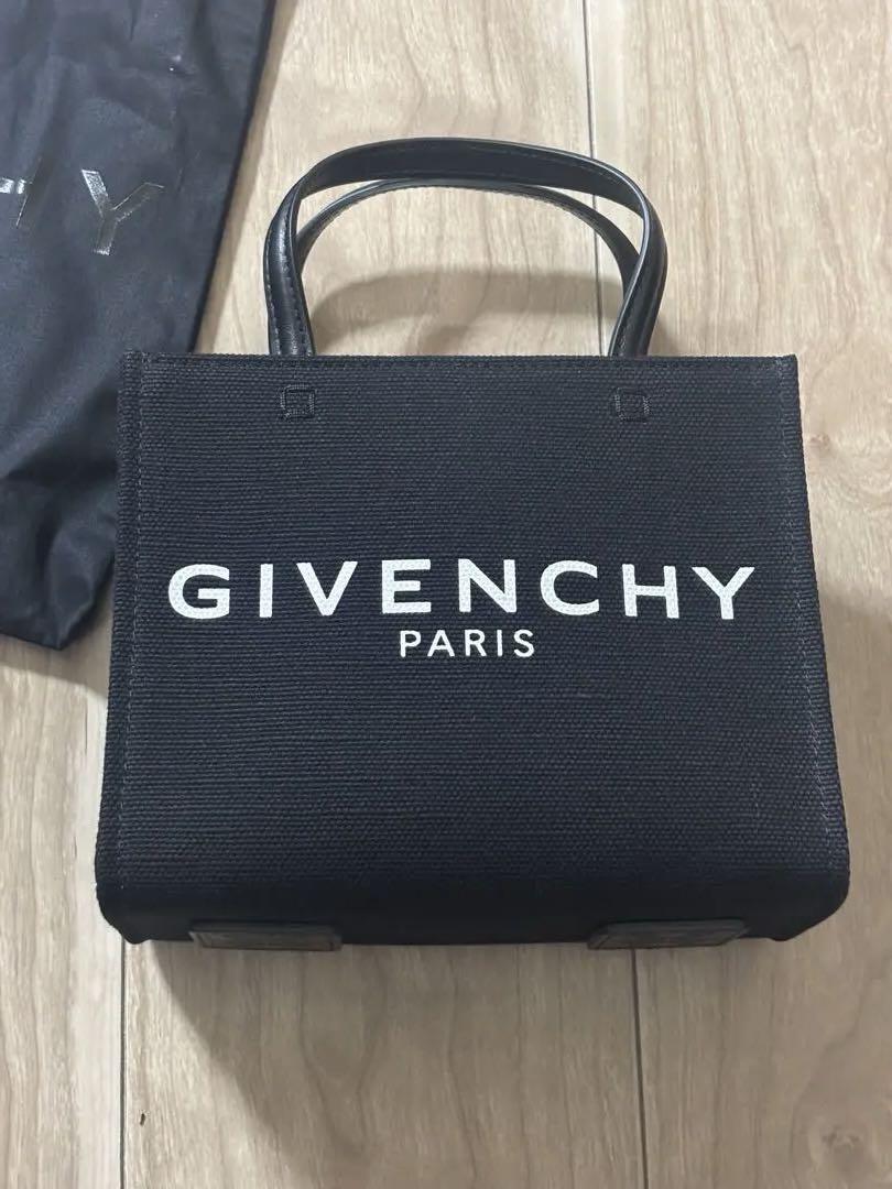 ♥ GIVENCHY