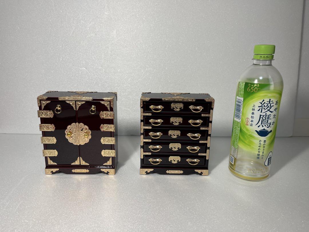 塗り直しをした茶箪笥 和箪笥を濃い目の茶色で塗りなおして欲しいというご依頼 | 桐