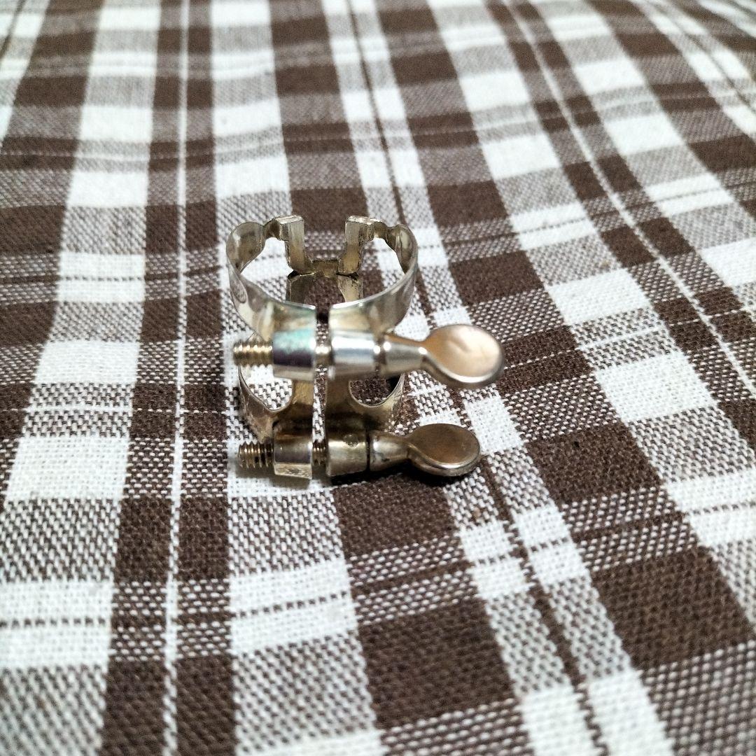 アルトサックス用リガチャー (金属製)