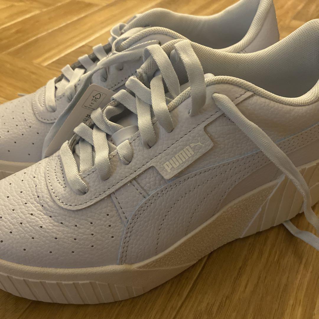 PUMAスニーカー