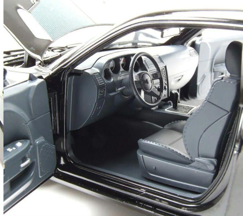 ミニカー 2009 Dodge Challenger SRT8