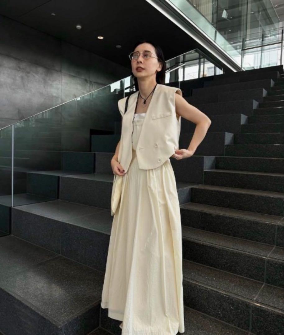 WAVEVESTWISHFLAREDRESS