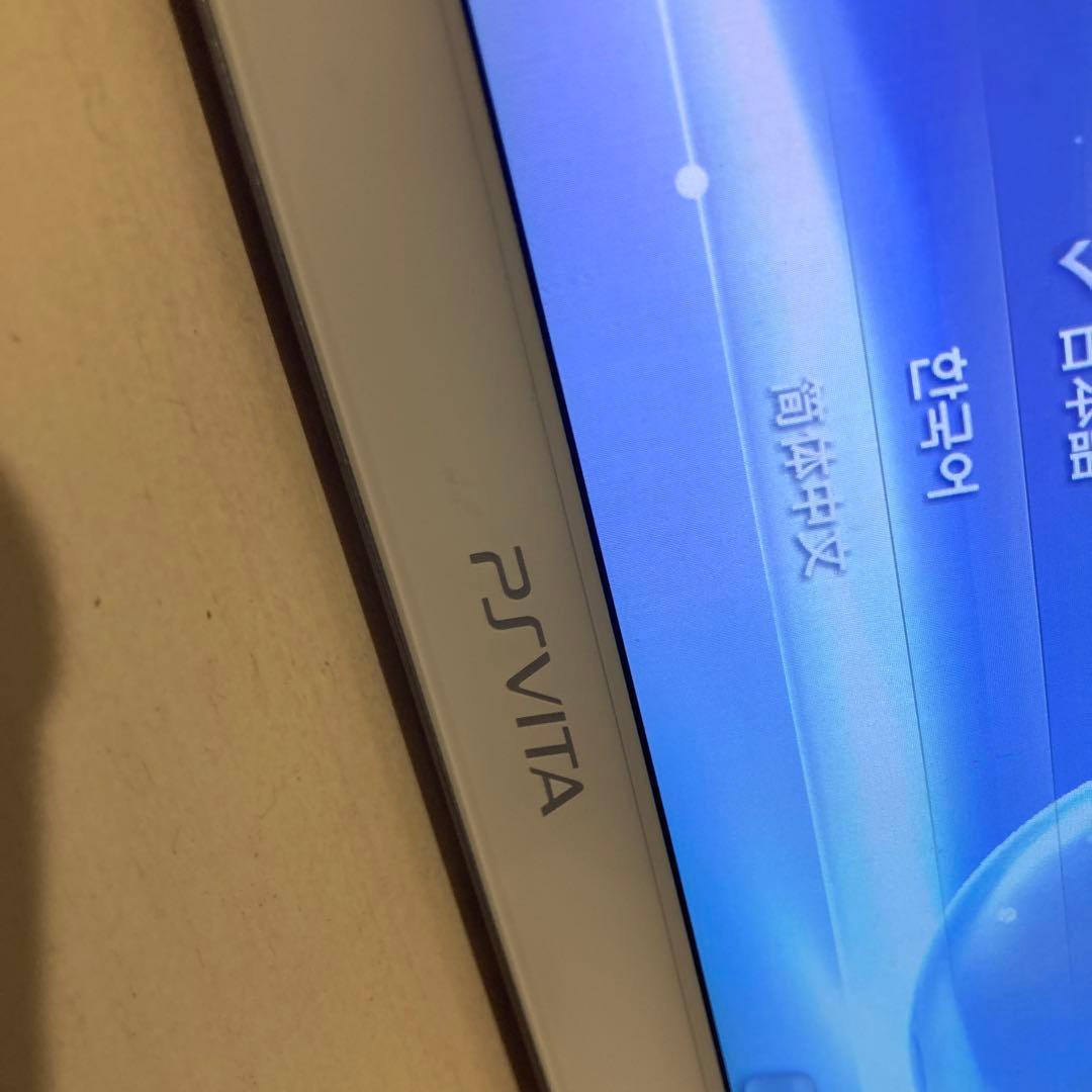 PS Vita PCH-1000 ホワイト 本体 PS Vita PCH-1000 ホワイト 本体