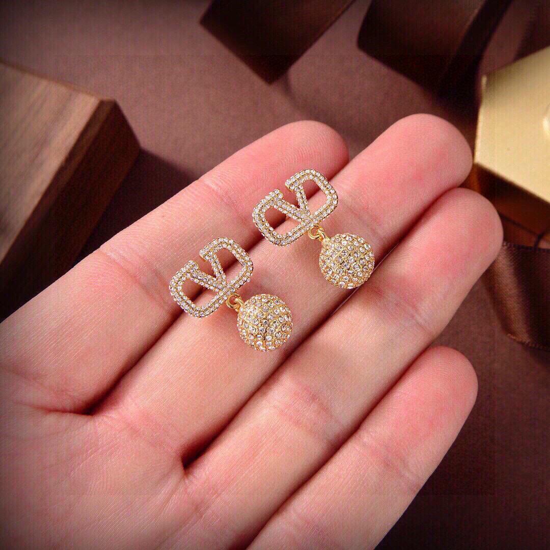 人気！ヴァレンティノ(VALENTINO)　ピアス