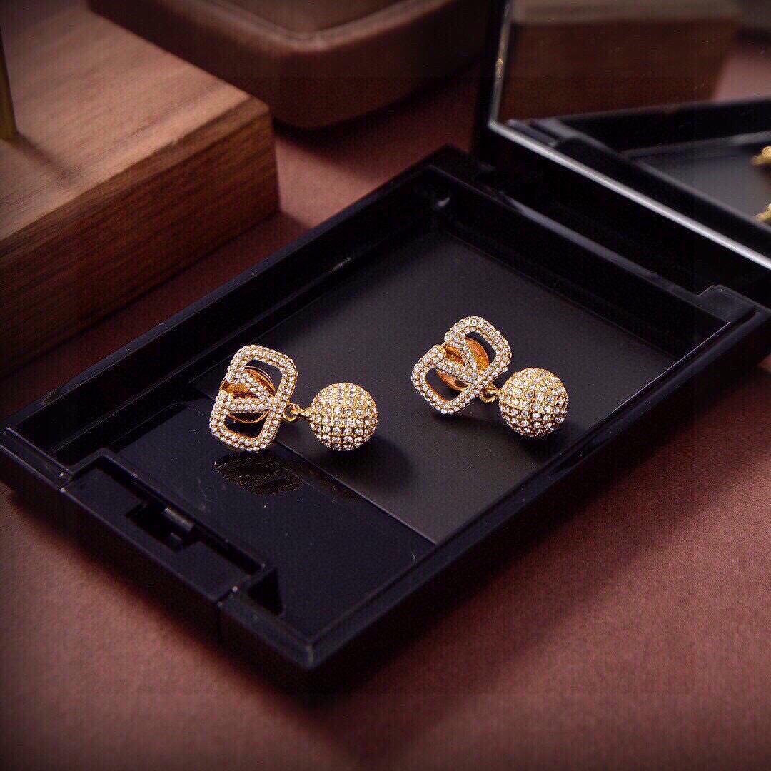 人気！ヴァレンティノ(VALENTINO)　ピアス