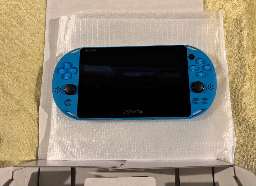 PS Vita 2000 アクアブルー Wi-Fi