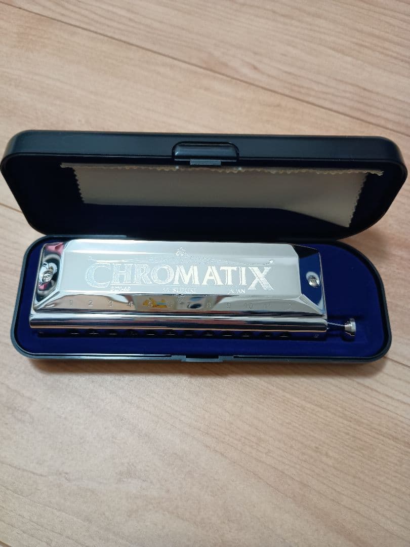 端正な M. SUZUKI クロマチックハーモニカ SCX-48