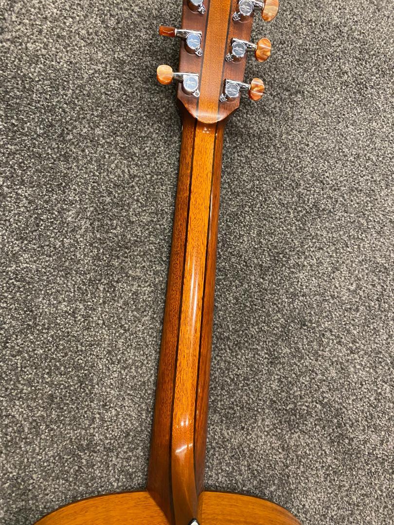 LOWDEN　ローデン　O-10 アコースティックギター