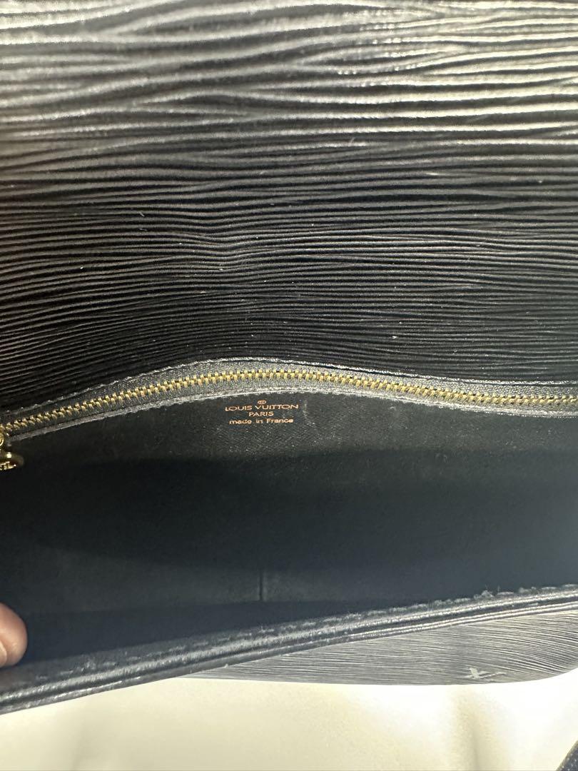 Louis Vuitton ブラック ショルダーバッグ