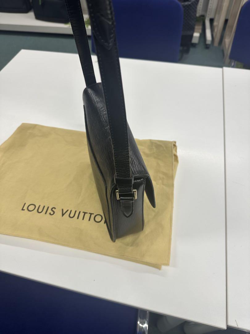 Louis Vuitton ブラック ショルダーバッグ