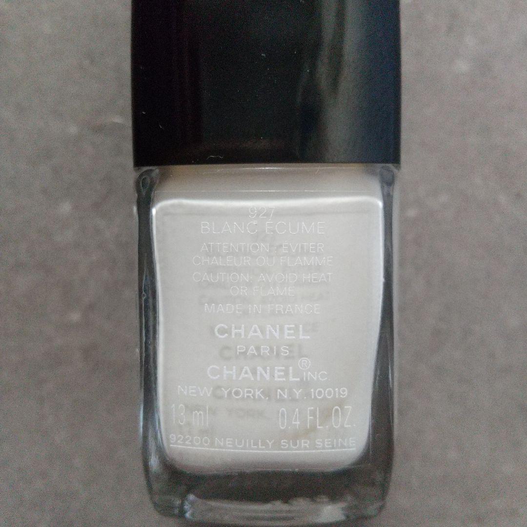 CHANEL シャネル ヴェルニロングトゥニュ ブランエキューム 927