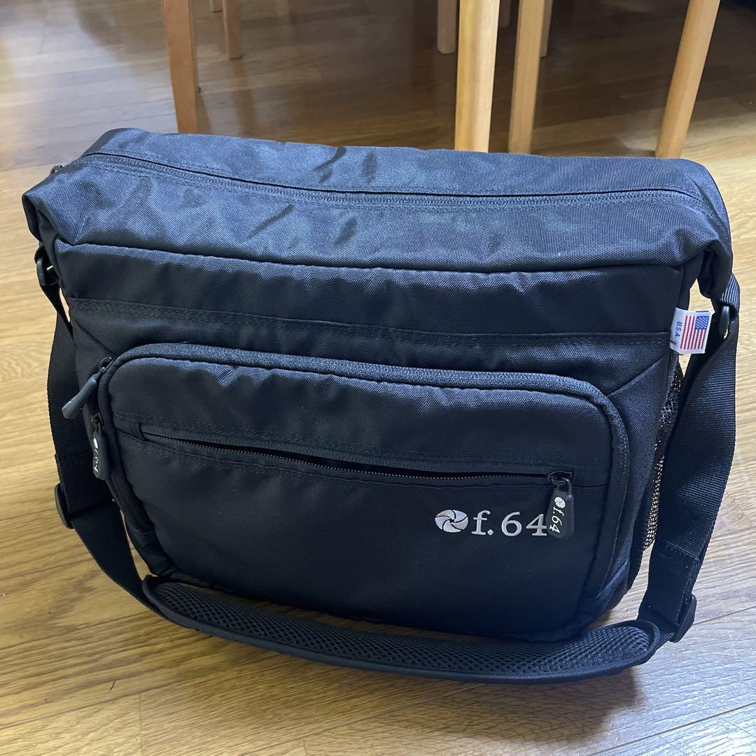 f.64 カメラバッグ 黒 中型
