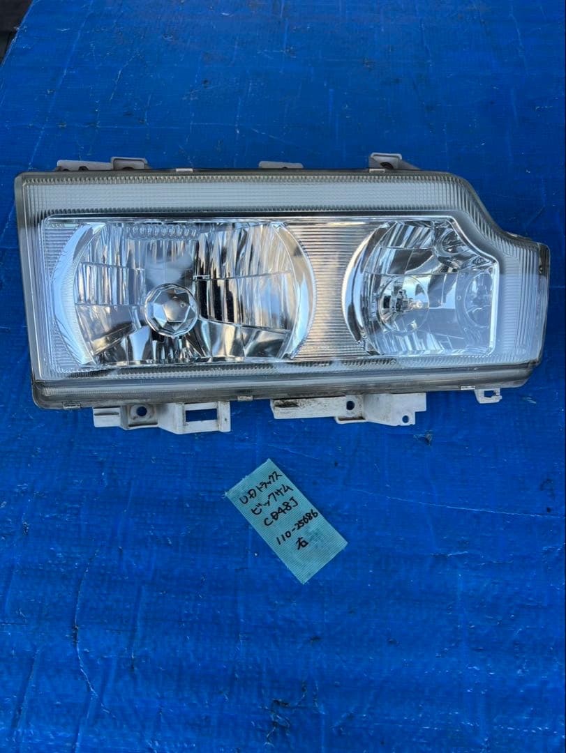 大型トラック　UD ビックサム　ヘッドライト　右　※フォロー割OK