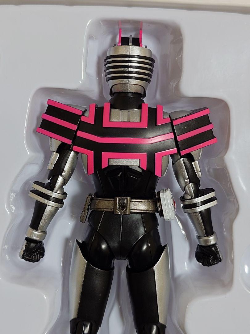 S.H.フィギュアーツ 真骨彫製法　仮面ライダーディケイド　コンプリートフォーム