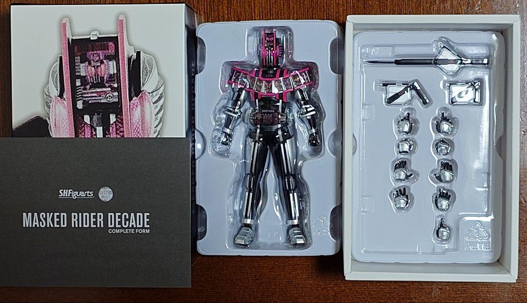 S.H.フィギュアーツ 真骨彫製法　仮面ライダーディケイド　コンプリートフォーム