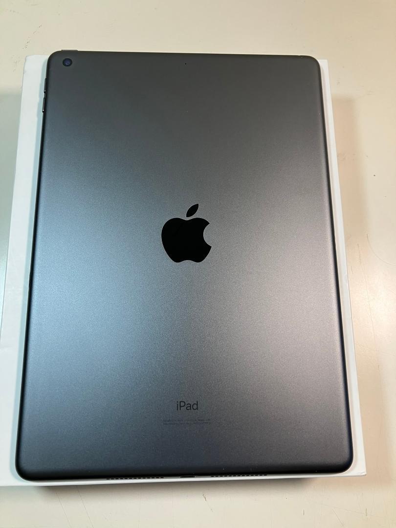 iPad 第7世代　32GB グレー　Wi-Fiモデル　中古品