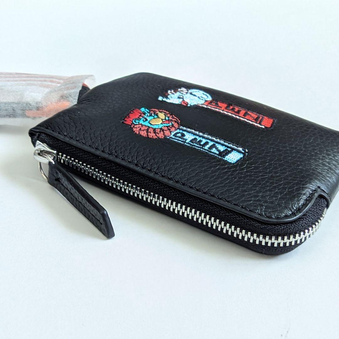 新品 PEZ(ペッツ) ×ear 牛革 カラビナ付きパス＆キーケース ブラック 新品 PEZ（ペッツ）× ear 牛革 カラビナ付きパス＆キーケース