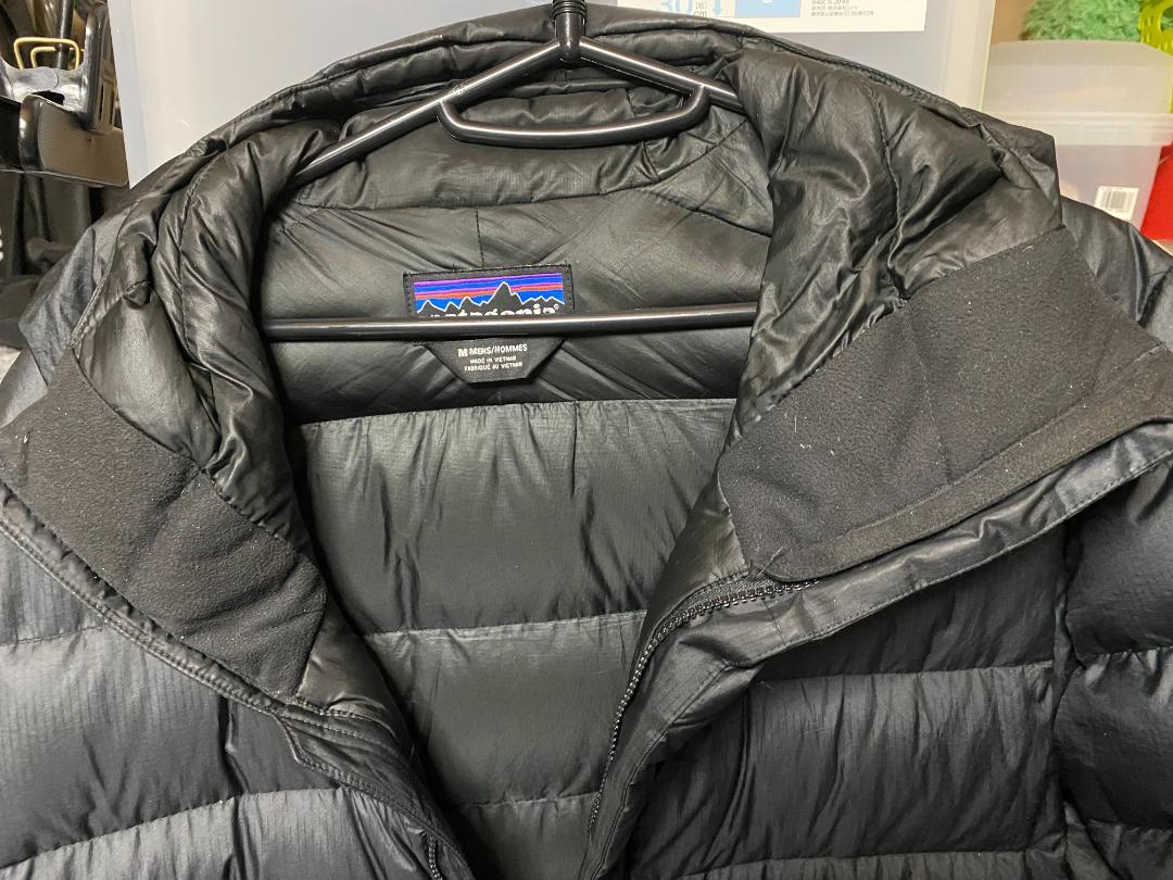 patagonia フード付きダウンジャケット