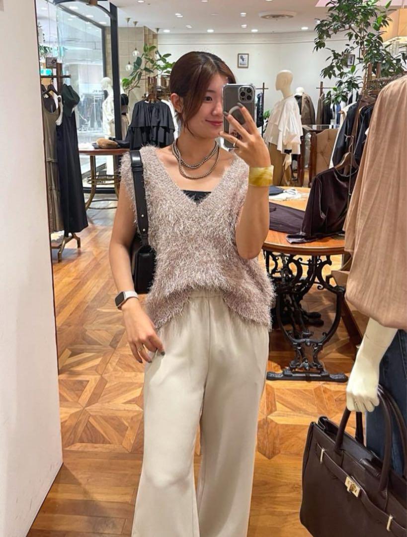 即完売品 2024AW 新品 Loungedress フェザーベスト ベージュ