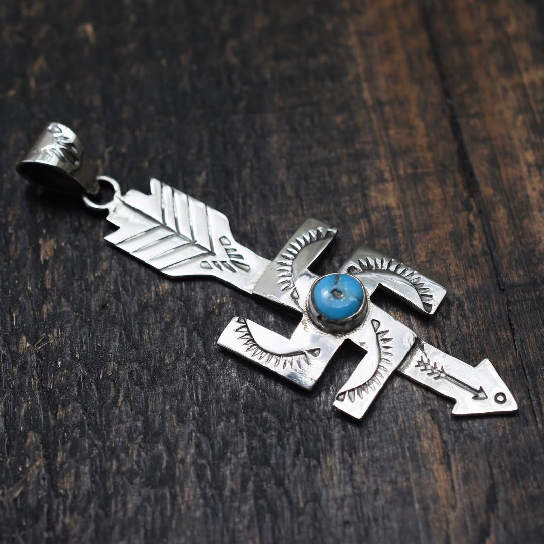 卐　スワスティカ　逆さ卍　STERLING 刻印　バングル　ナバホ　インディアン 卐 スワスティカ 逆さ卍 STERLING 刻印 バングル ナバホ