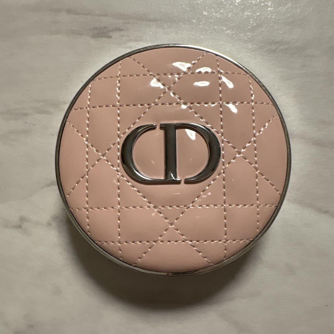 Dior クッションファンデーション ピンク