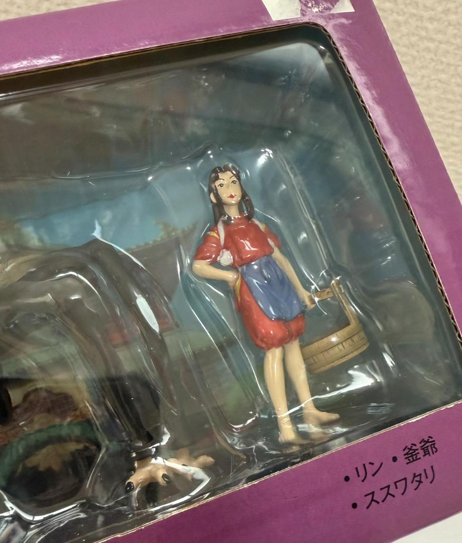 ジブリ　千と千尋の神隠し　リン　釜爺　ススワタリ　コミニカ　フィギュア