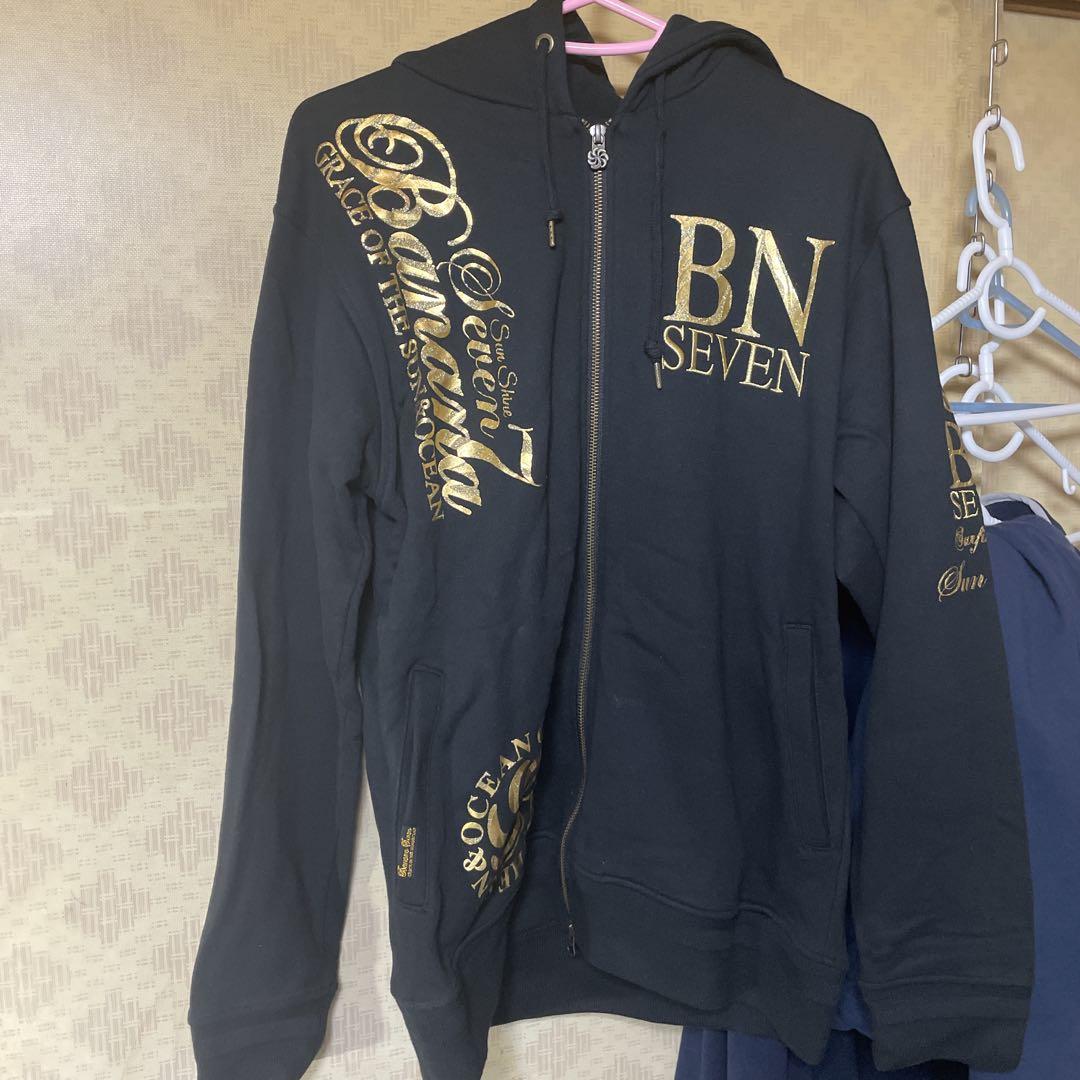 BN Seven 黒 パーカー フード付き