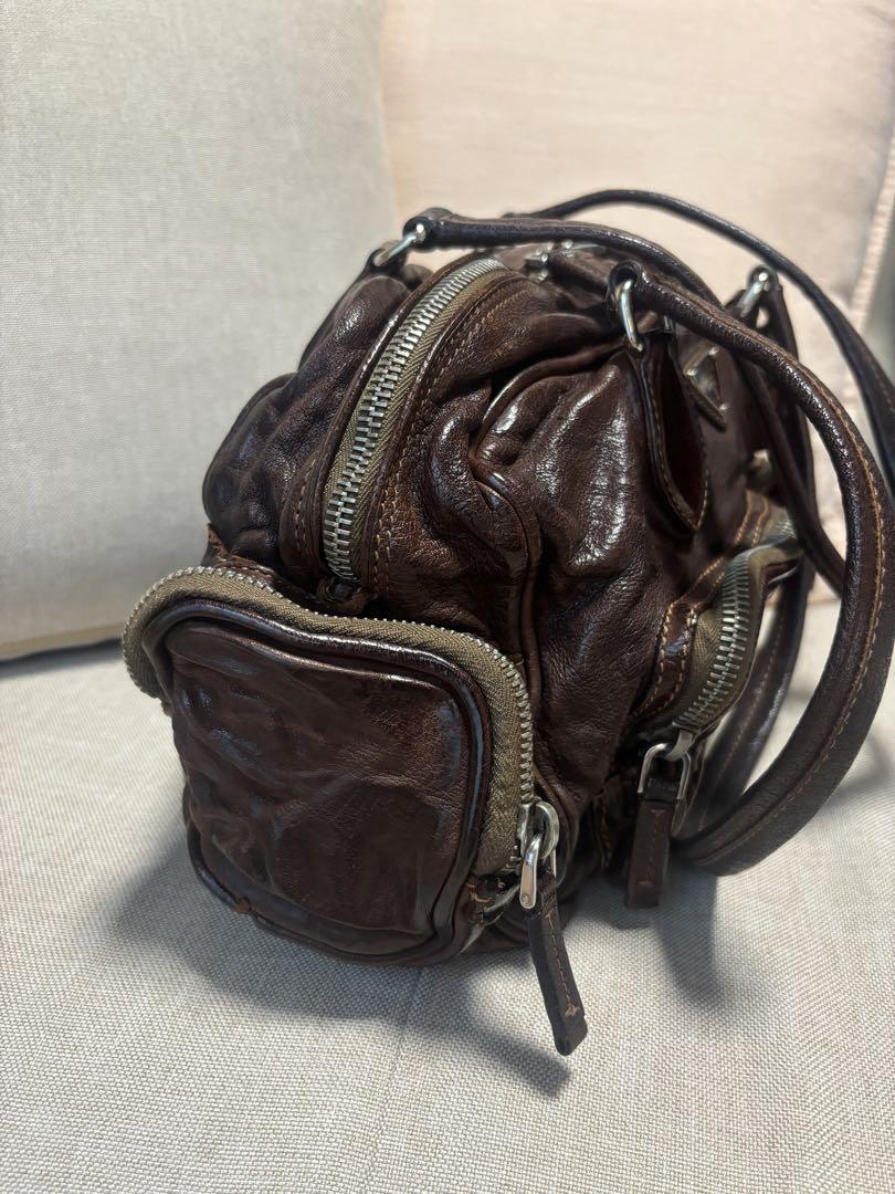 PRADA ウォッシュドバック　レザー