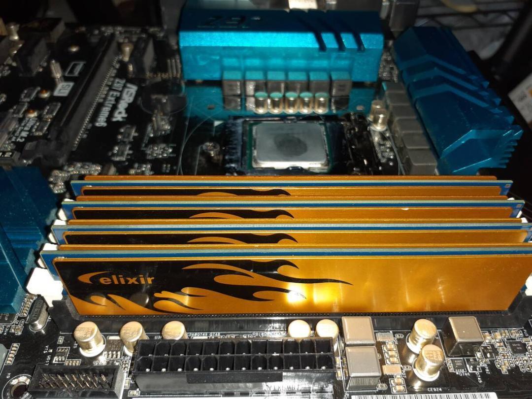 Corei7-4790,ASRockZ97,メモリー16G、簡易水冷付き