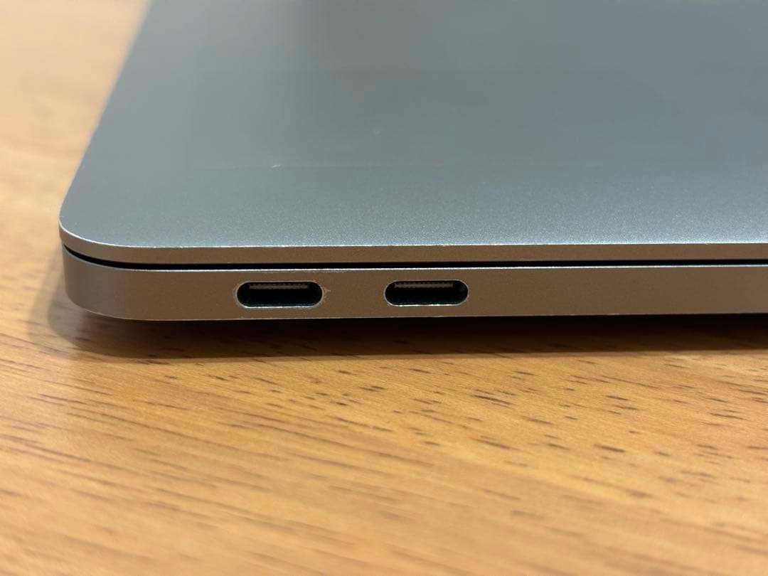 Touch BarなしApple