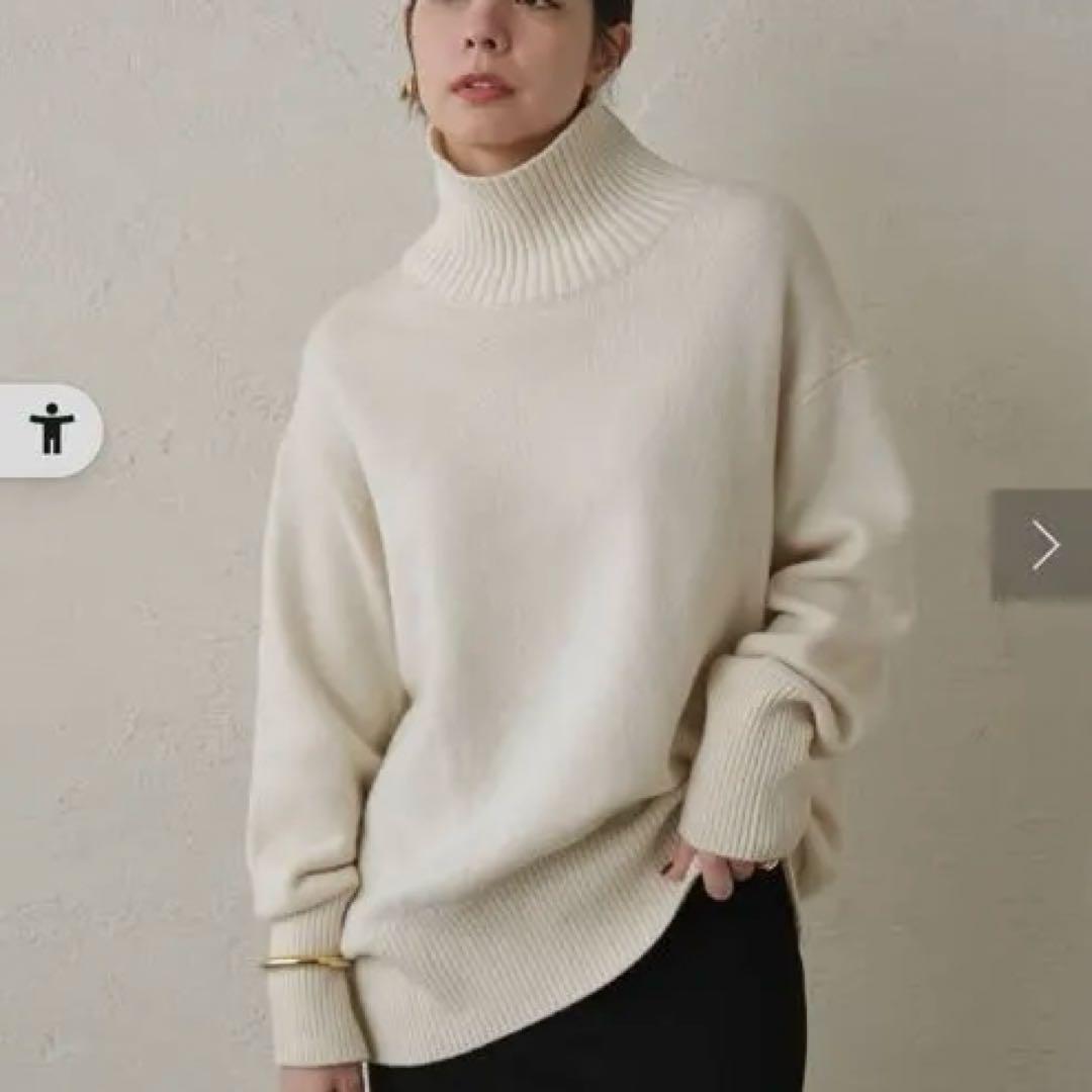 ISSEY MIYAKE me アイボリーホワイト タートルネックセーター