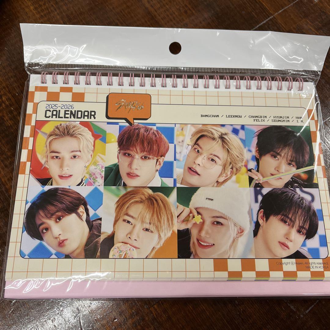 Straykids カレンダー Amazon.co.jp: Stray Kids ストレイキッズ グッズ 大判 壁掛け