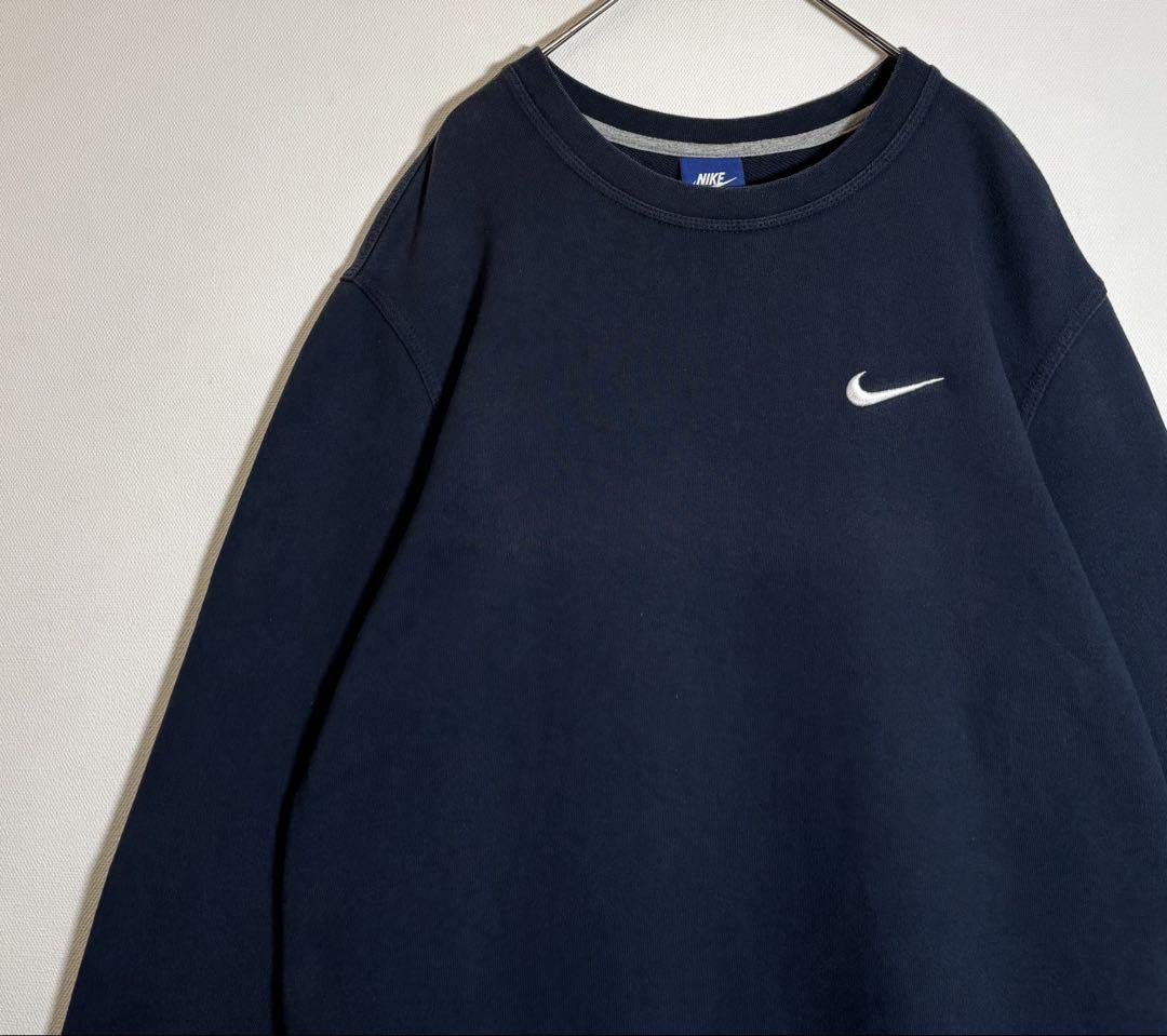 NIKE ナイキ　刺繍ロゴ　スウッシュ　無地　スウェット