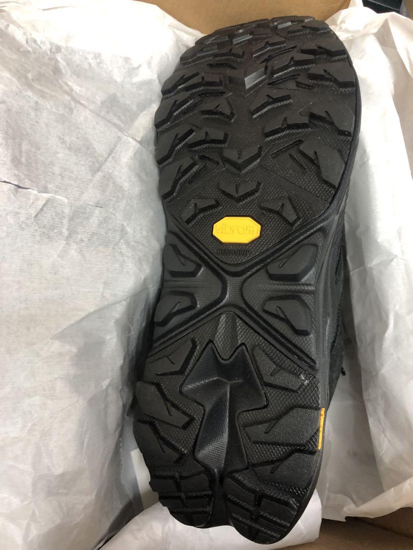 HOKA トレイルランニングシューズ ブラック